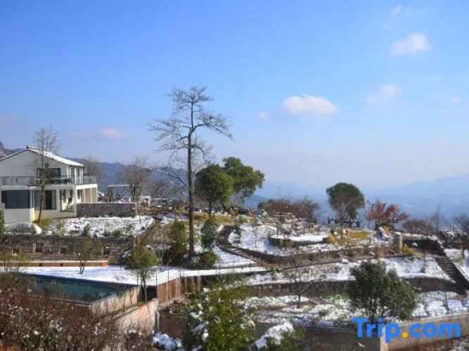 Huating Hotel