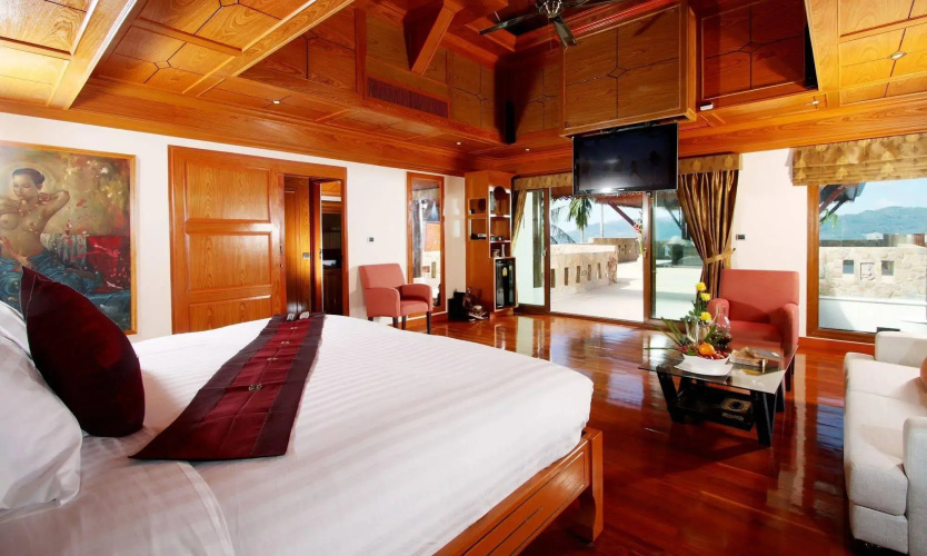 Reuan Thai Villa