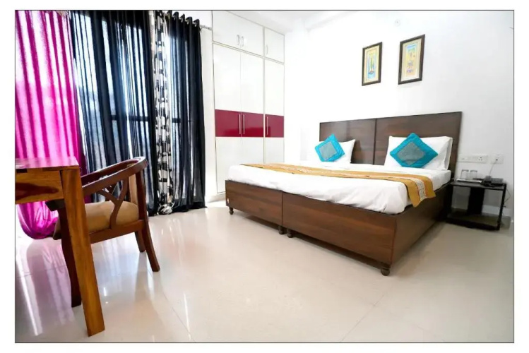 OYO Flagship 70002 Gupta Residency