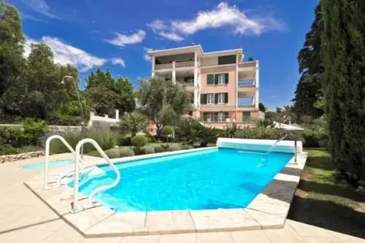 Villa Hrešć I