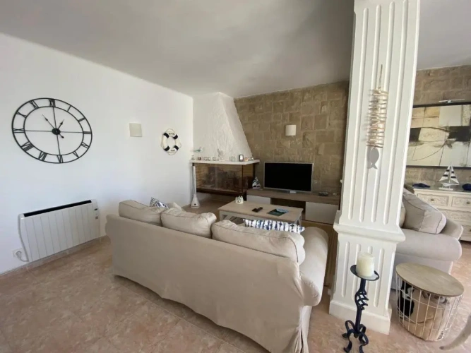 3 Bedrooms Apartment
