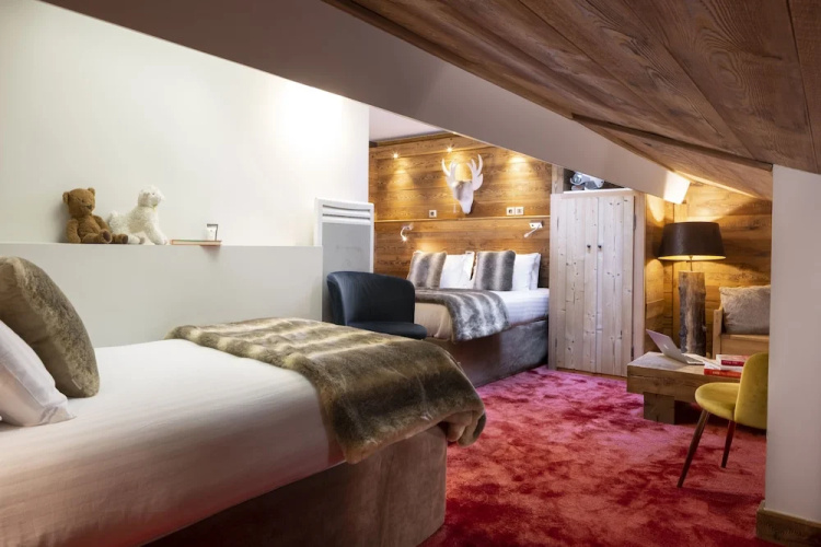Hotel Ski Lodge