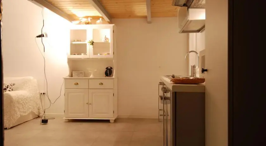 Domenichino Halldis Apartment