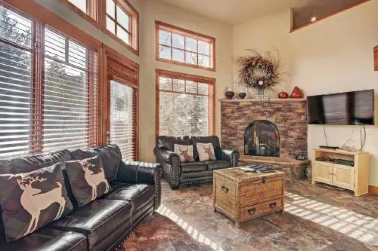 18 Autumn Brook Condo