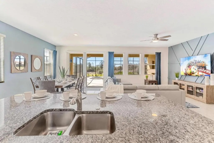 7663 Oakmoss Loop