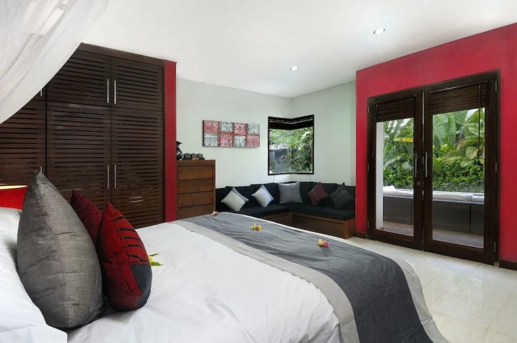 Luxury 3 Bed Villa With Private Pool Close to Echo Beach