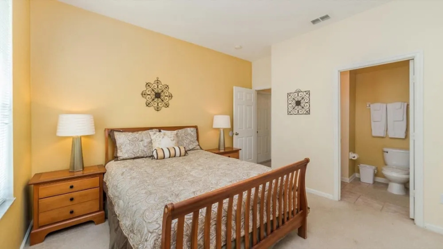 8038 King Palm Circle