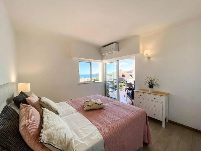 Balcony with Seaview - 1 Bed Apartment