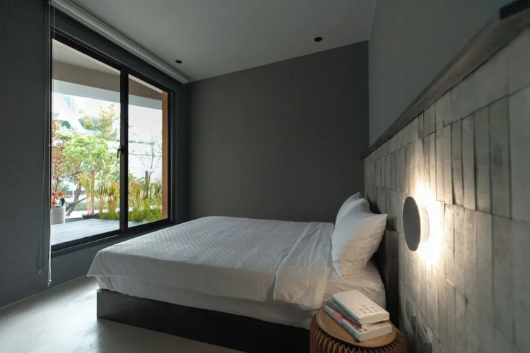 J Youai House