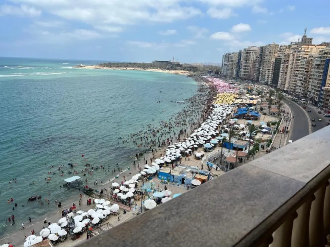 Apartment with balcony and with partial sea view