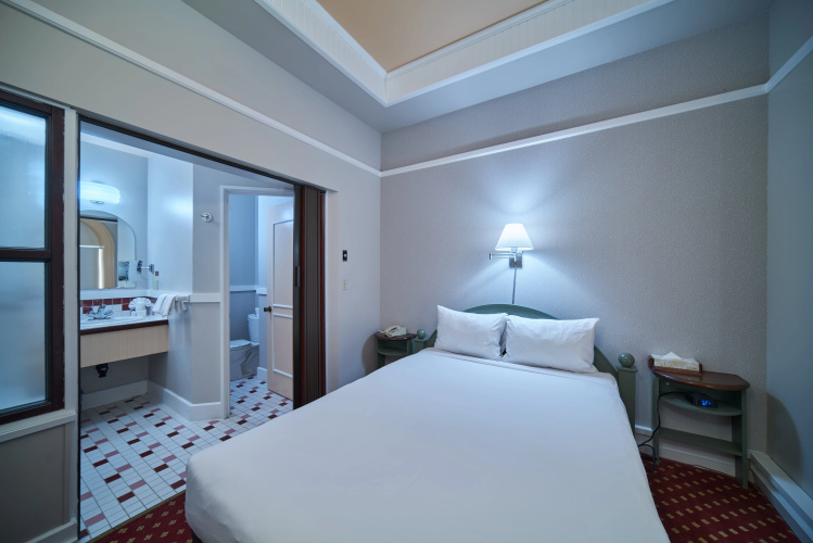 Bedford Regency Hotel