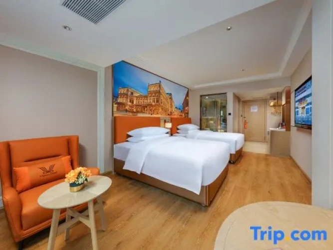 Standard Twin room with river view