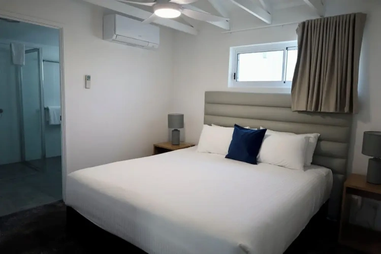 3 Bedrooms Executive Apartment