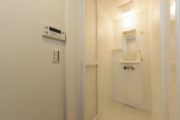 Ryoma Higashiazuma - Hostel