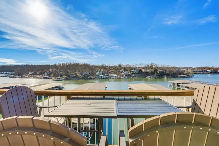 Osage Beach Condo: Boat Slip & Pool Access!