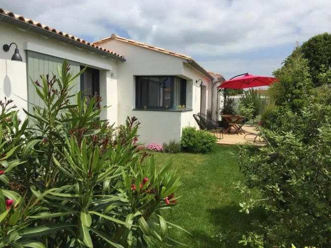 2 Bedrooms Cottage