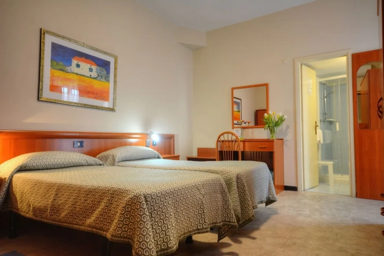 Standard Triple room with balcony