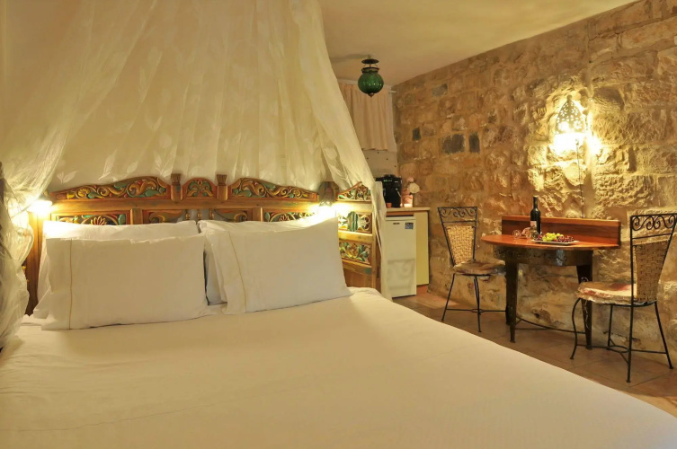 Pina Balev Inn