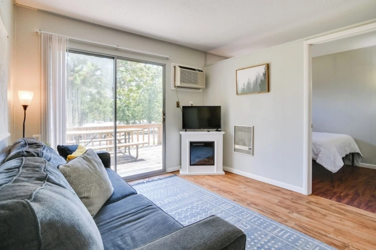 2 Bedrooms Cottage