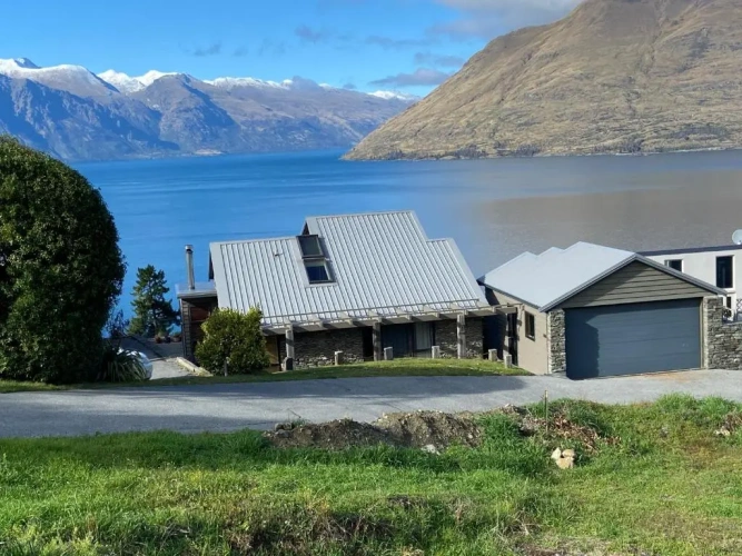 4 Bedrooms Cottage