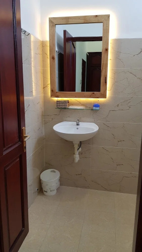 White House Hostel