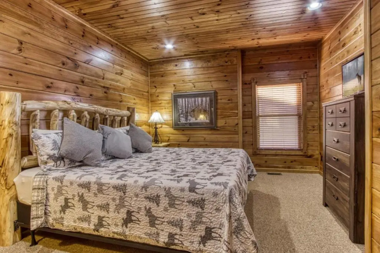 Lazy Bear Lodge