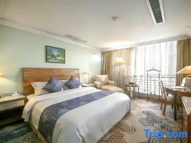 1 Bedroom Business Suite