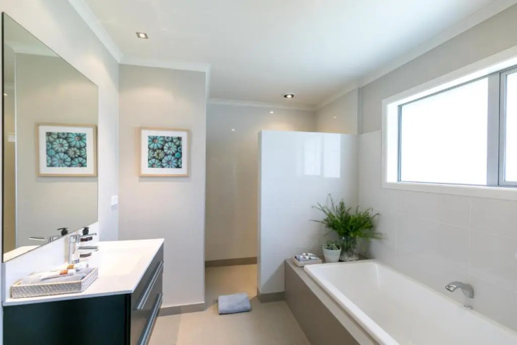 Spacious Modern Two-Bedroom Apartment