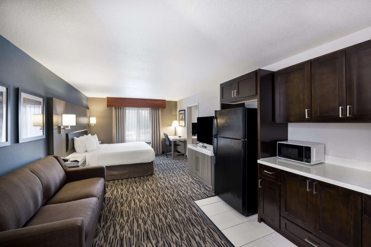 Quadruple Suite