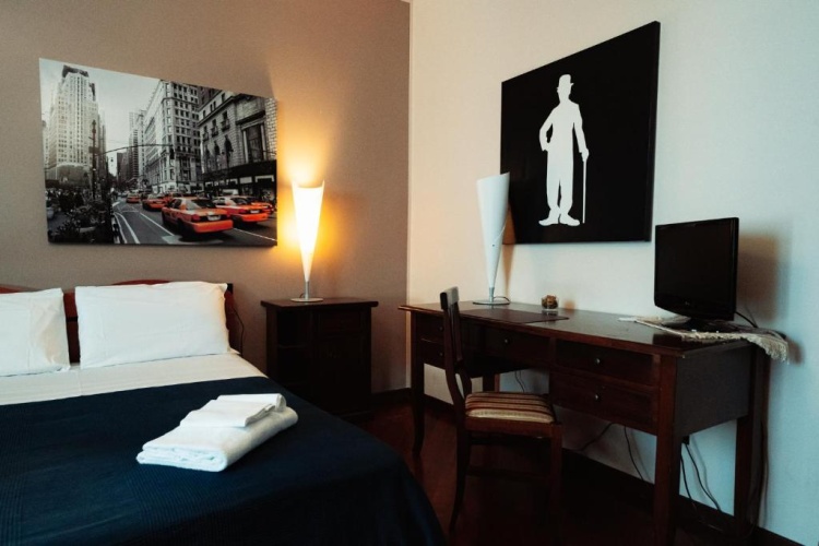 Standard Triple room