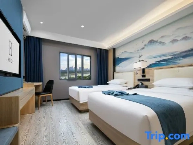 Standard Twin room with river view