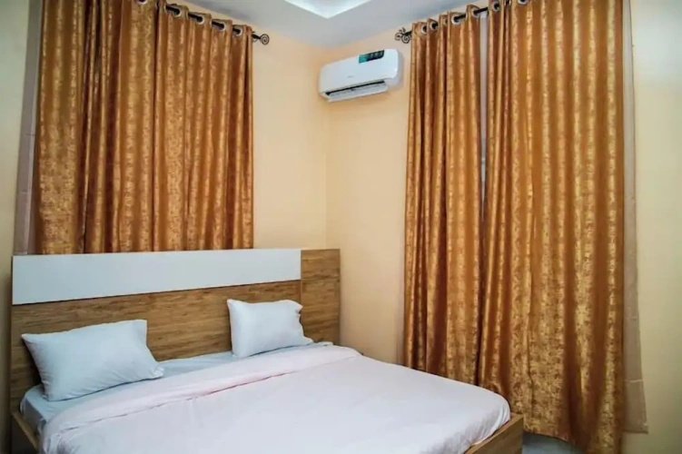 Economy room