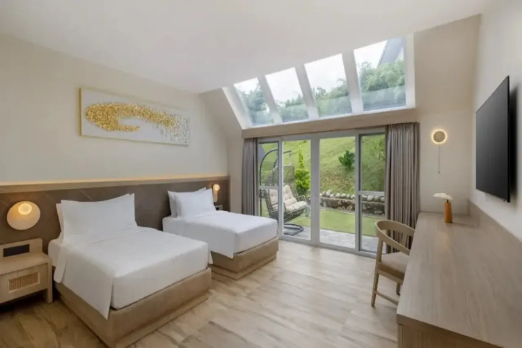 Himalayan Hideaway Resort Pokhara, The Centara Collection