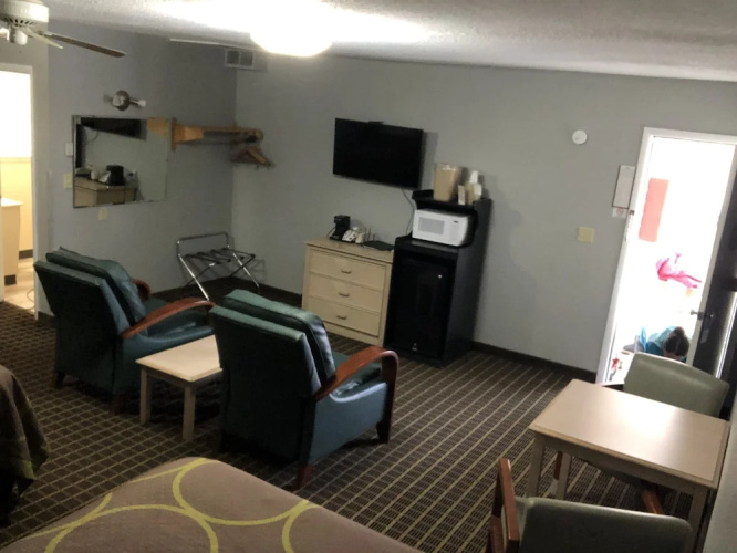 Hawkeye Motel