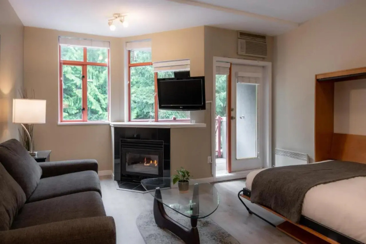 Alpenglow Lodge Studio with Pool Views by MVA