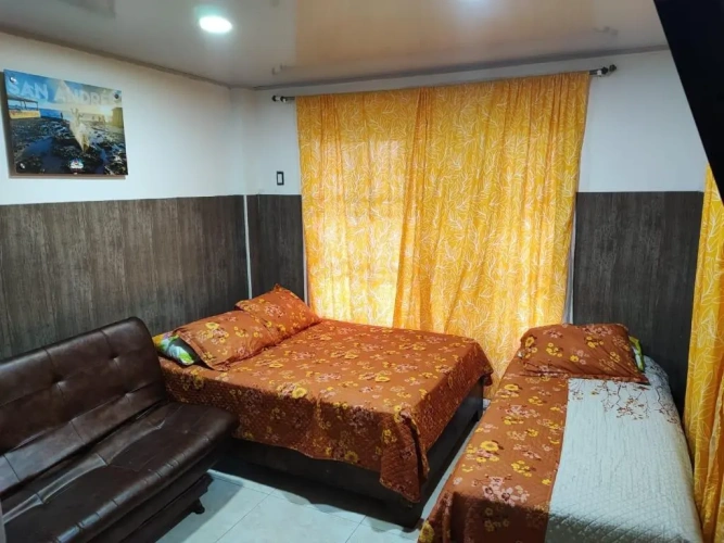 Standard Triple room