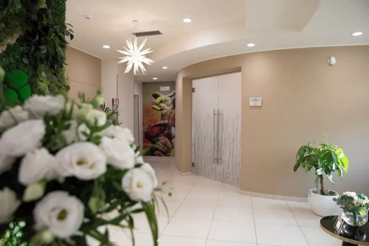 Lual Bleisure Hotel