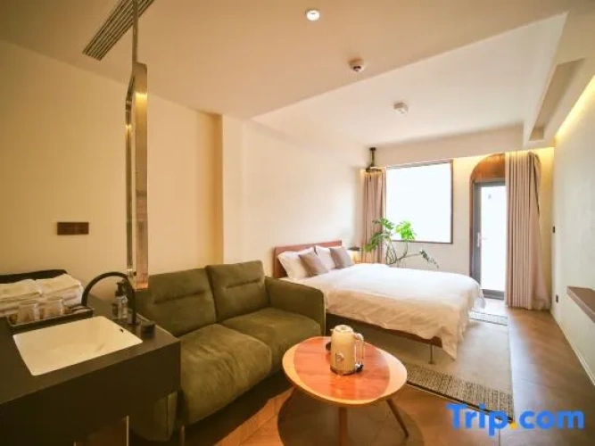 Standard room with balcony and with sunset view