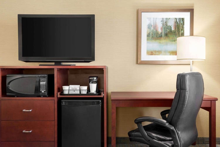 Travelodge by Wyndham Oshawa Whitby photo 6