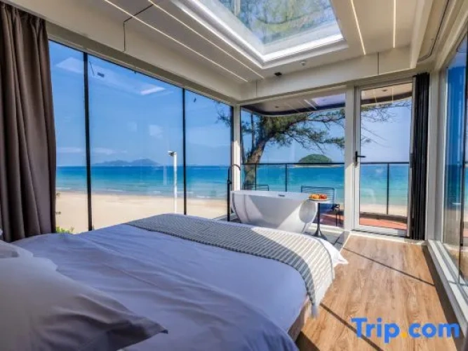 Standard room with balcony and with sea view