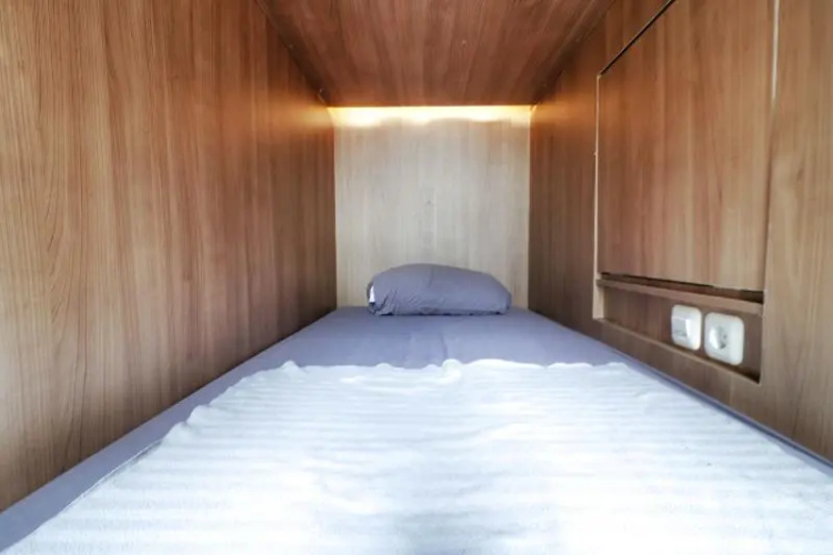 Oliver's Guest House by ZUZU