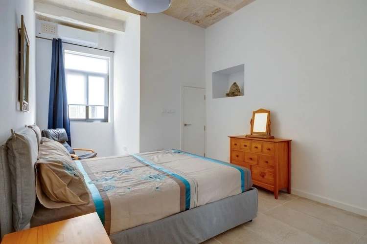 2 Bedrooms Apartment with balcony