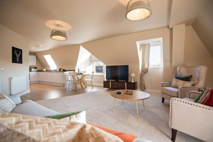 2 Bedrooms Apartment