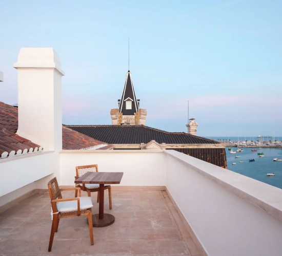 Deluxe room with balcony and with sea view
