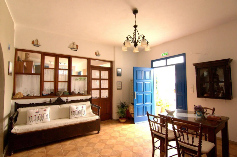 Avra Pension