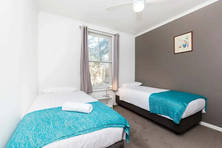 KAYLA, 2BDR Southbank Apartment