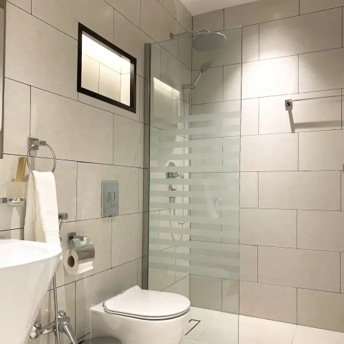 3 Bedrooms Apartment