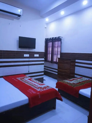 Hotel Gayatri palace Vrindavan