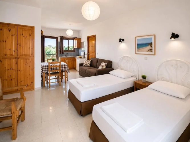 Economy Triple room