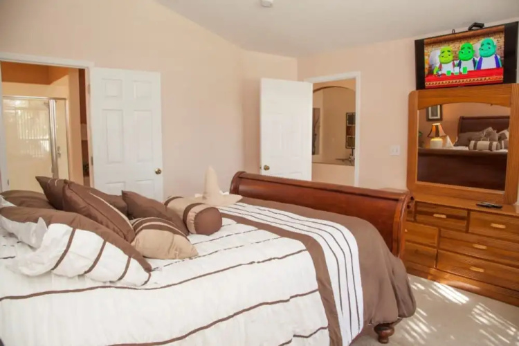 Rolling Hills Four-bedroom